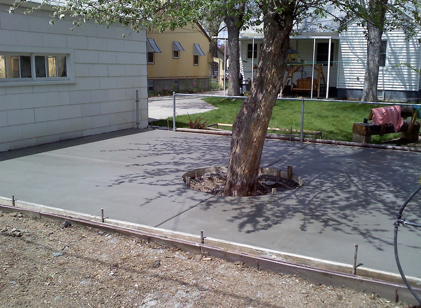 Is It Better to Stain or Seal a Concrete Patio in California?